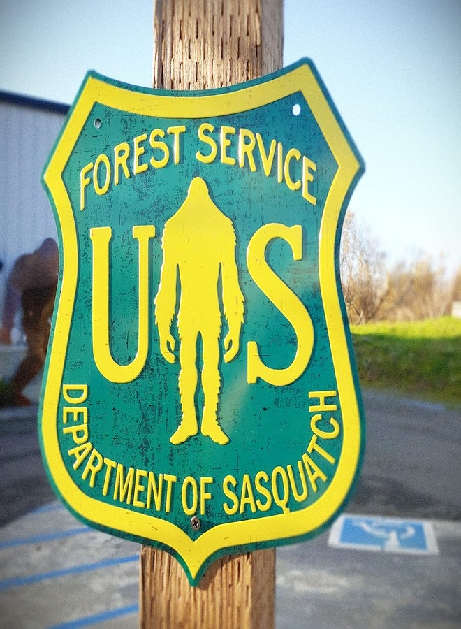 SQUATCH METALWORKS "Department of Sasquatch" Bigfoot Sign - Vintage Forest Service Design - Aluminum Roadsign - 11"x12" - Bigfoot/Sasquatch/Yeti/Nature Gift - SQUATCH METALWORKS - Image 5